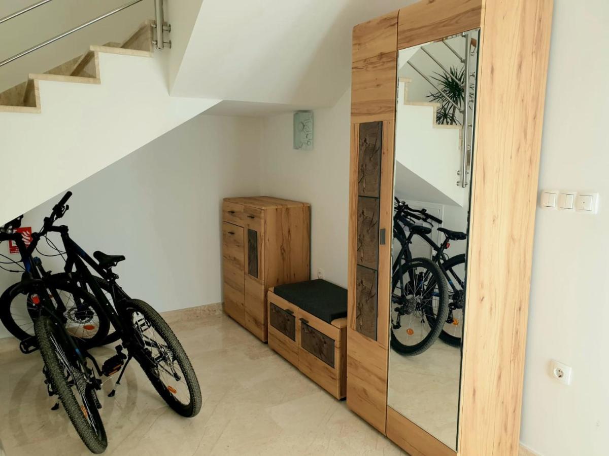 Apartment Sara Kaštela Екстериор снимка
