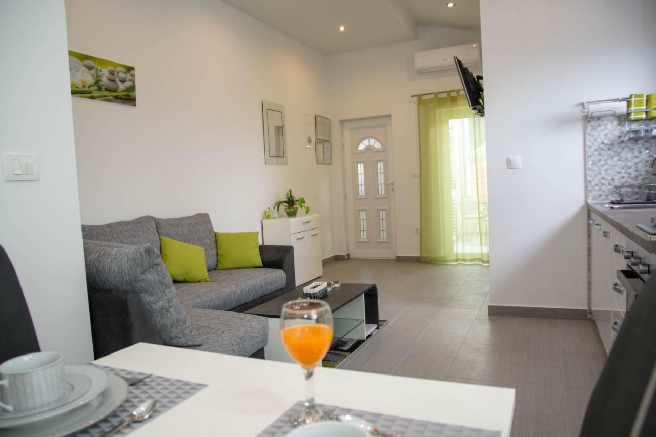 Apartment Sara Kaštela Екстериор снимка