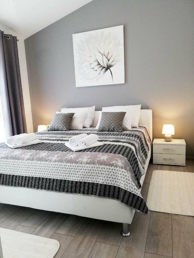 Apartment Sara Kaštela Екстериор снимка