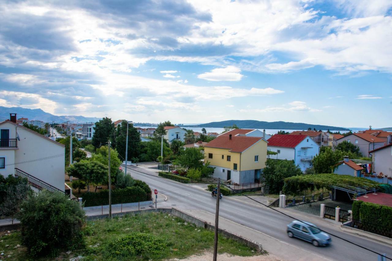 Apartment Sara Kaštela Екстериор снимка